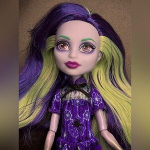 Purple & Lime Green Fashion Doll with Bold Makeup monster high Twyla